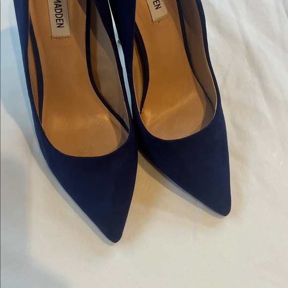 Steve Madden Blue Suede Daisie Heels - Picture 10 of 11